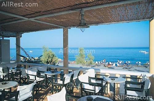 Kamari Beach Hotel 4
